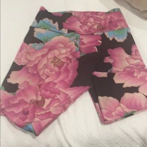 Onzie floral leggings